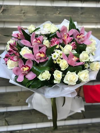 Букет цветов из: Розы и Хризантемы в Бакунино