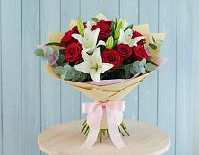Букет цветов из:  Лилии и Розы в Бакунино