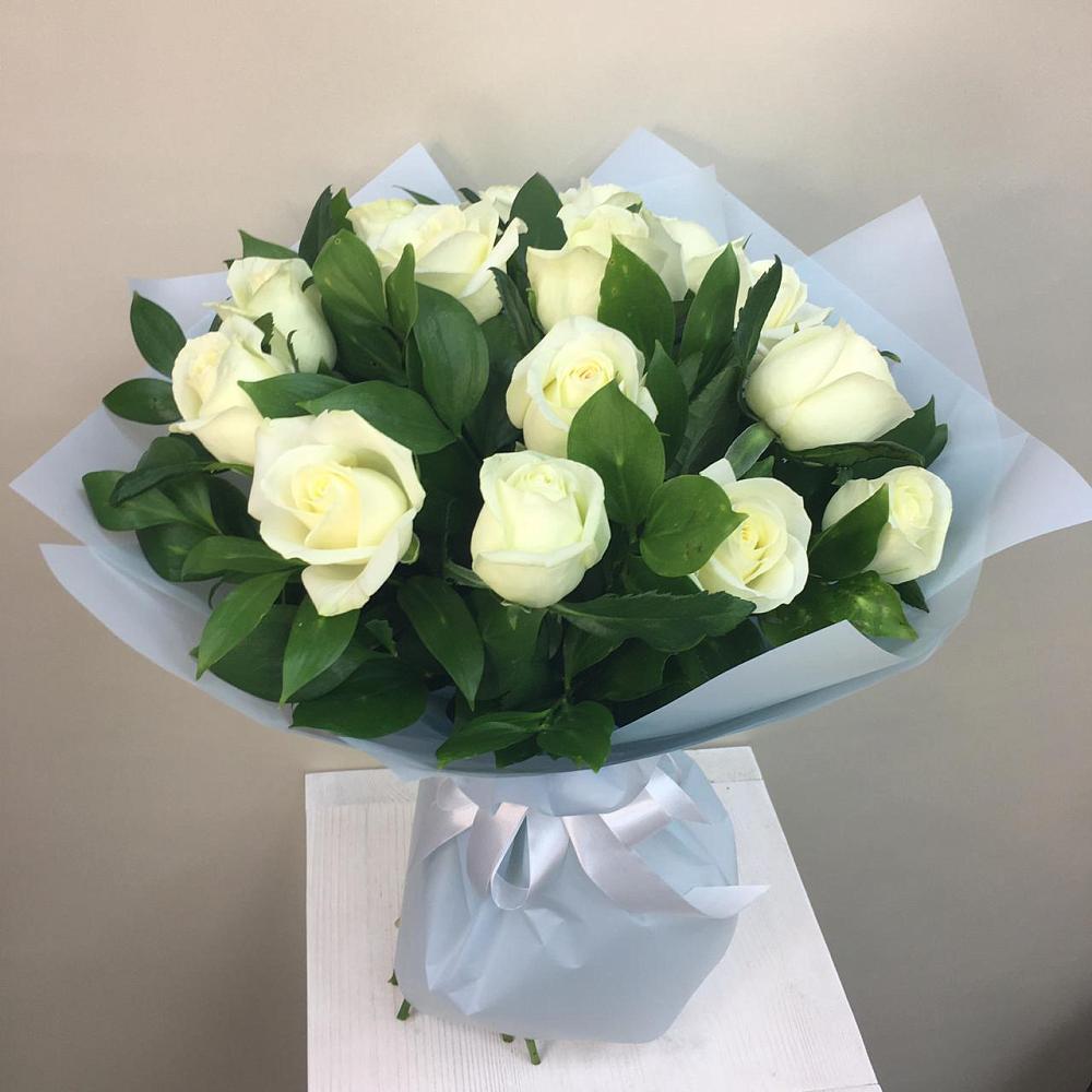 Букет 15 Белых роз Проуд в Бакунино