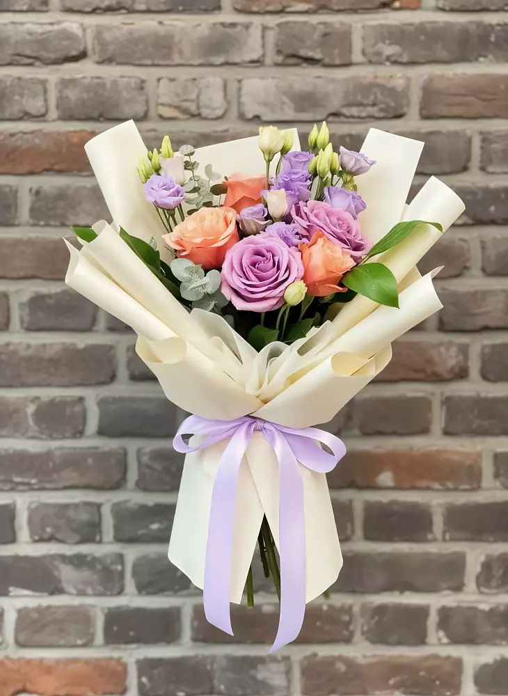 Букет цветов из: Лизиантусы и Розы в Бакунино