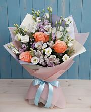 Букет цветов из:  Лизиантусы, Розы, Альстромерии и Гипсофила в Бакунино