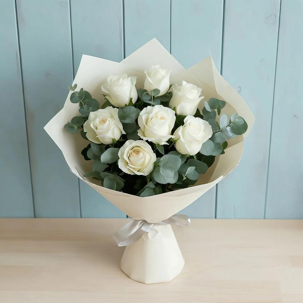 Букет Белые розы в Эвкалипте в Бакунино