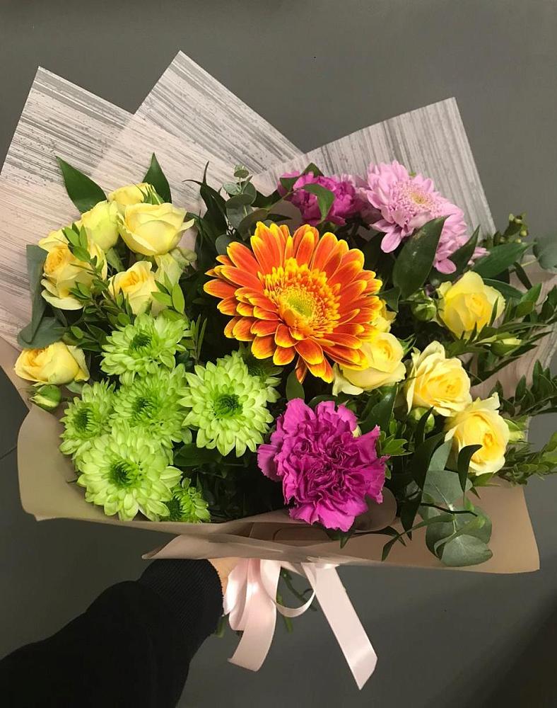 Букет цветов из: Гвоздики, Герберы, Розы и Хризантемы в Бакунино