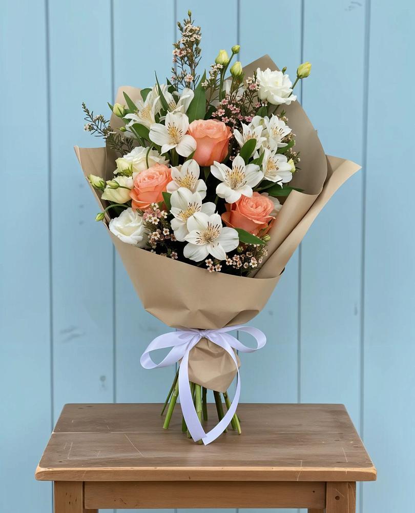 Букет цветов из: Альстромерии, Лизиантусы, Розы и Хризантемы в Бакунино