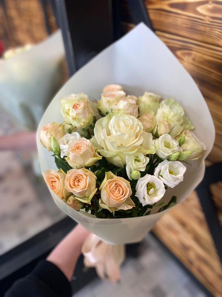 Букет цветов из: Розы и Лизиантусы в Бакунино